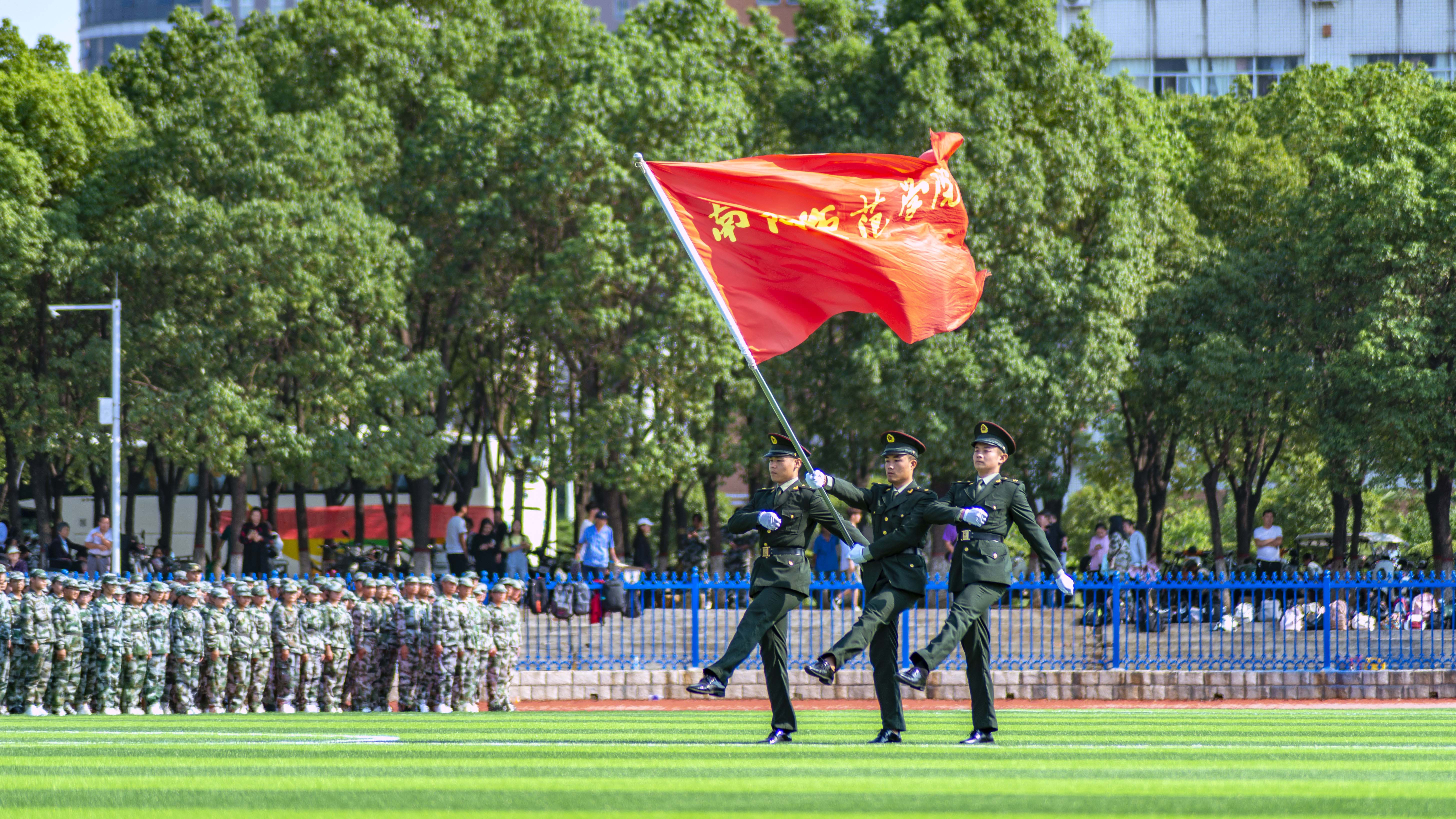 5军训会操及开学典礼现场.jpg
