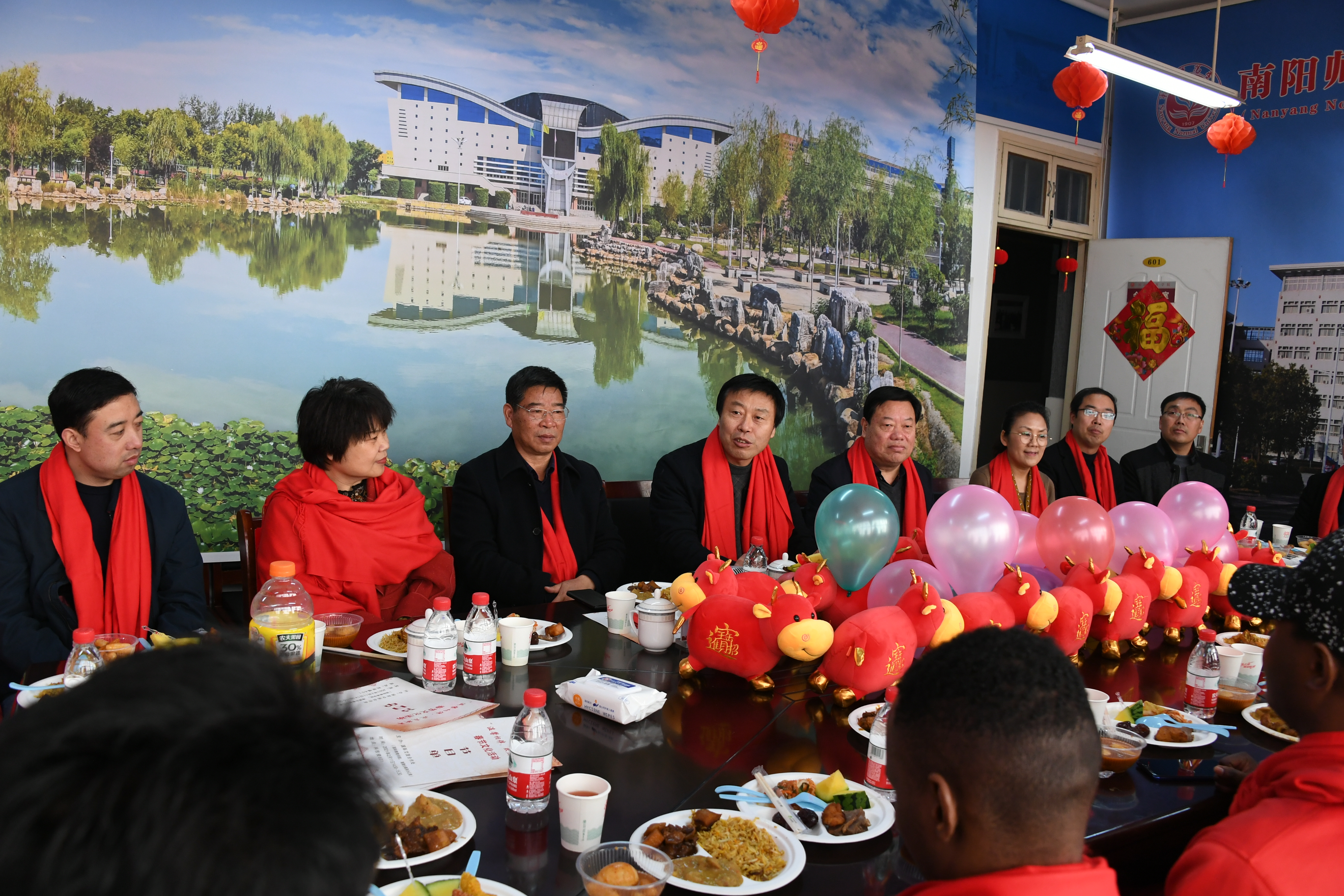 1校党委副书记、工会主席邵书峰代表学校致辞 .JPG