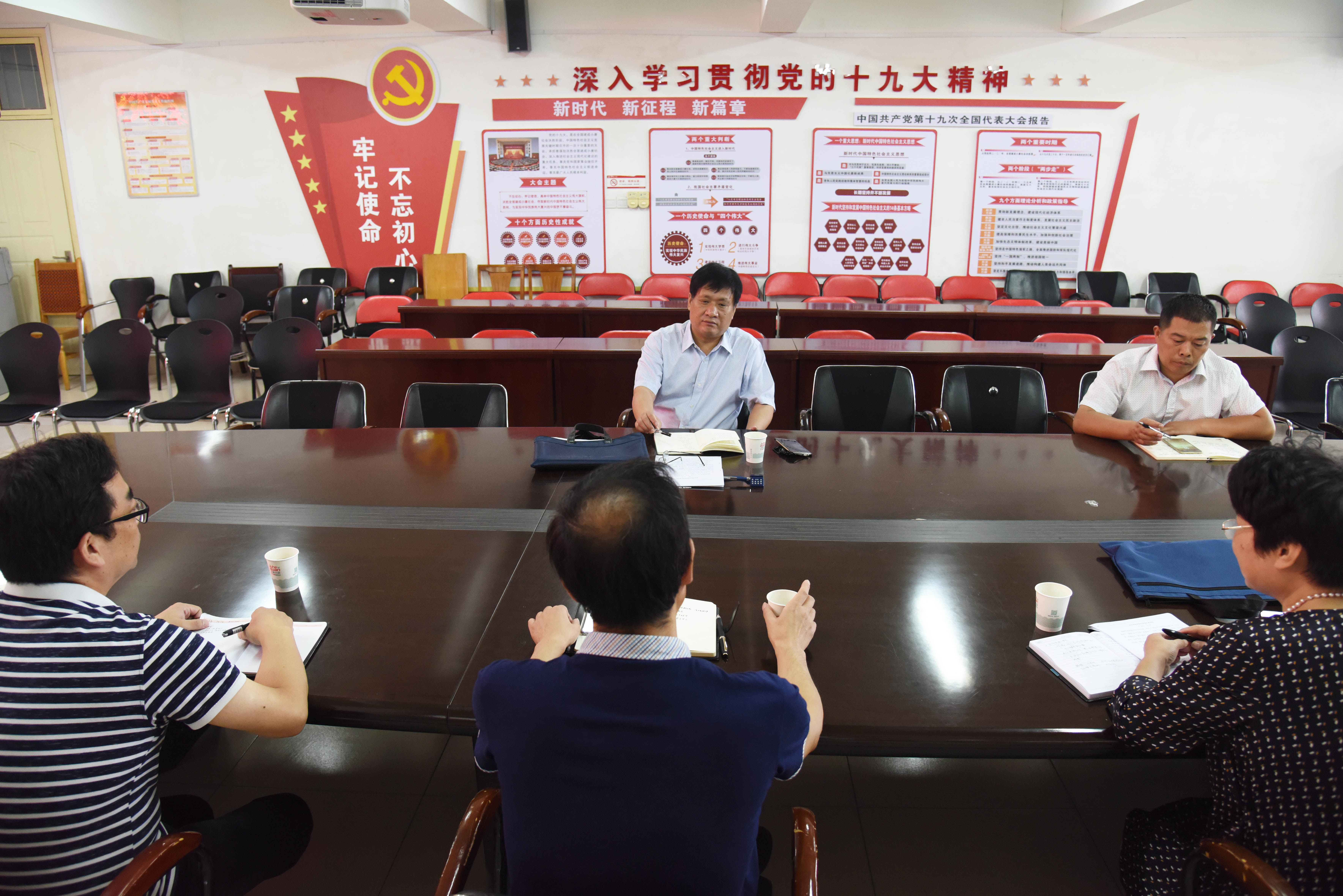 2党委书记黄荣杰到音乐学院听取汇报.JPG
